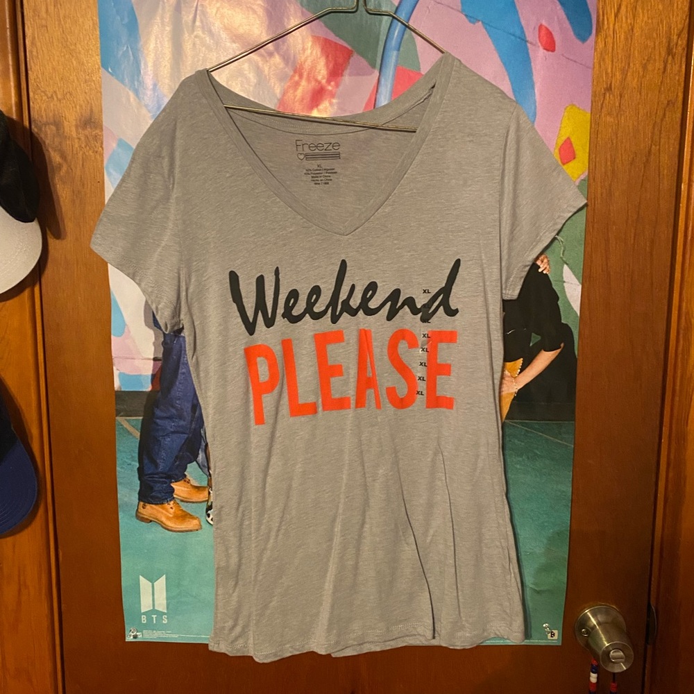 Gray tee